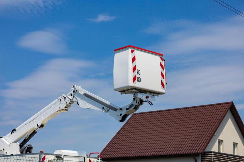Guia Completo para Escolher o Caminhão com Cesto Aéreo Ideal para Seu Trabalho